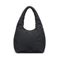 CLOUD SHOULDER BAG Tasche in black (Schwarz) als Studioaufnahme in Frontansicht.
