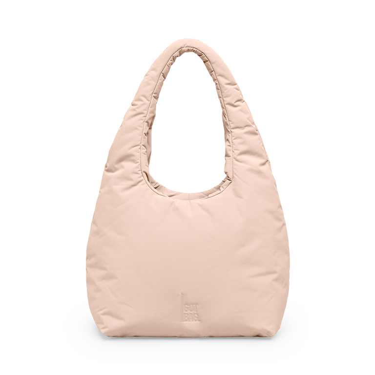 CLOUD SHOULDER BAG Tasche in pearl (helles Puder-Rosa) als Studioaufnahme in Frontansicht.