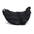 PUFFER MOON BAG SMALL Tasche in black (Schwarz) als Studioaufnahme in Frontansicht.