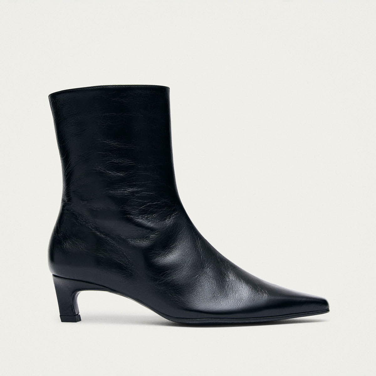 Ambar Rift Black Leather Ankle Boots