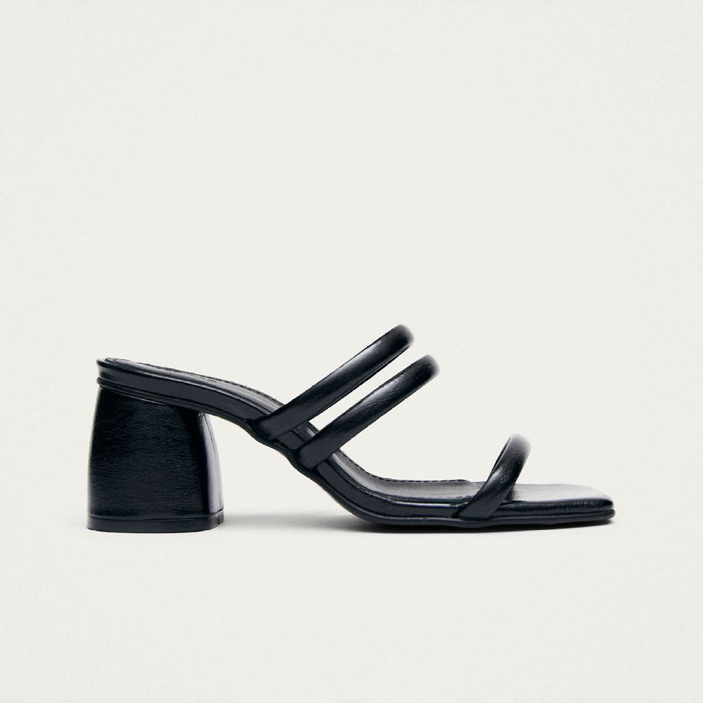 Indiana Rift Black Leather Sandals